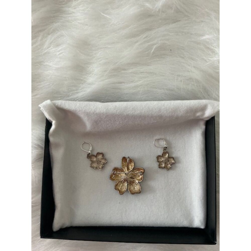 Baby Blue Floral Pendant and earrings Silver plated setting Rhinestone center - Picture 3 of 3